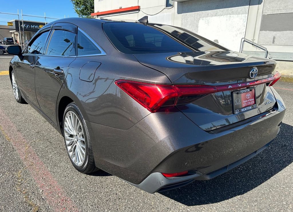 Certified 2019 Toyota Avalon Limited w/ Advanced Safety Package FWD image 7