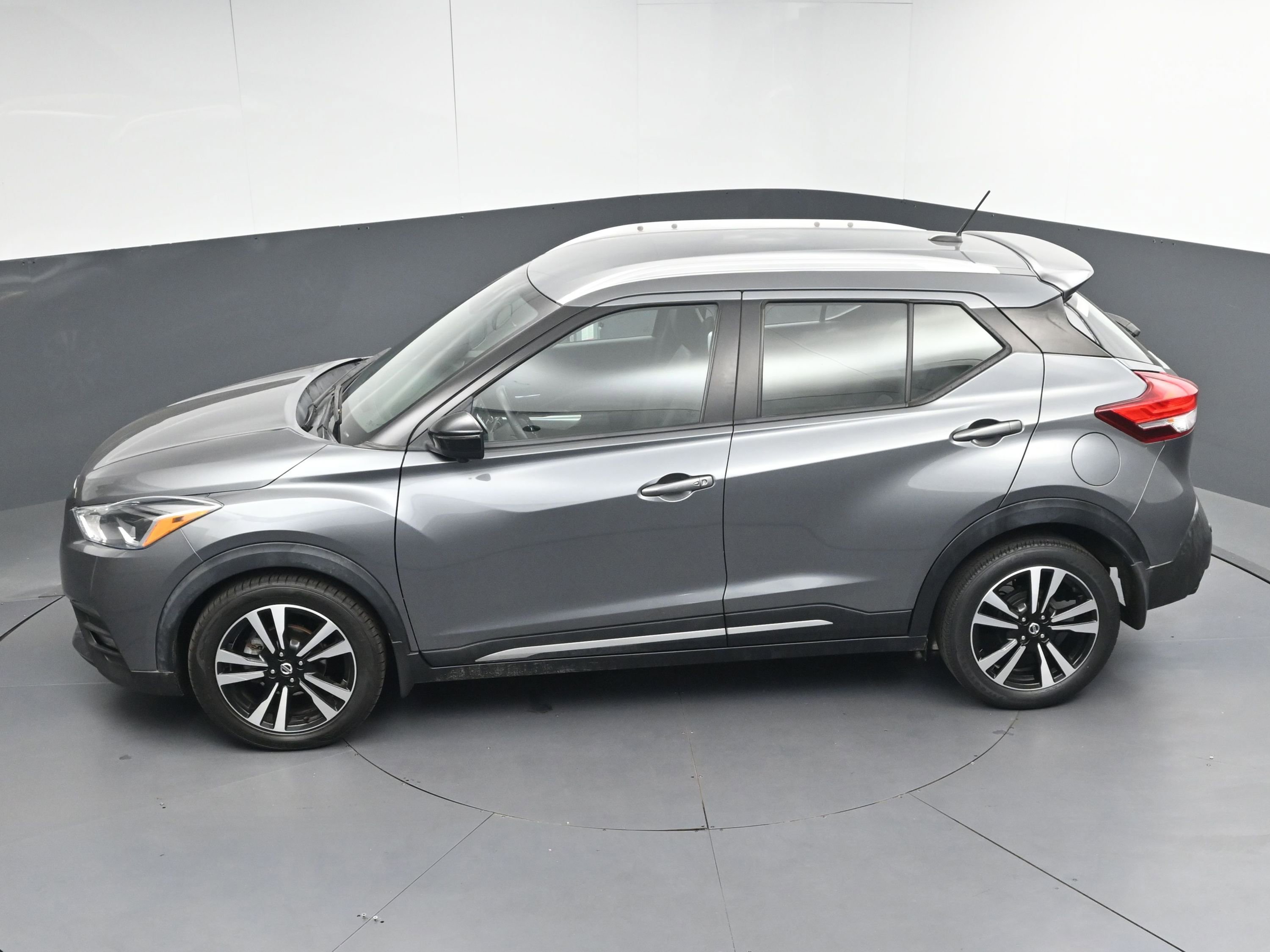 Used 2020 Nissan Kicks SR w/ SR Premium Package image 37