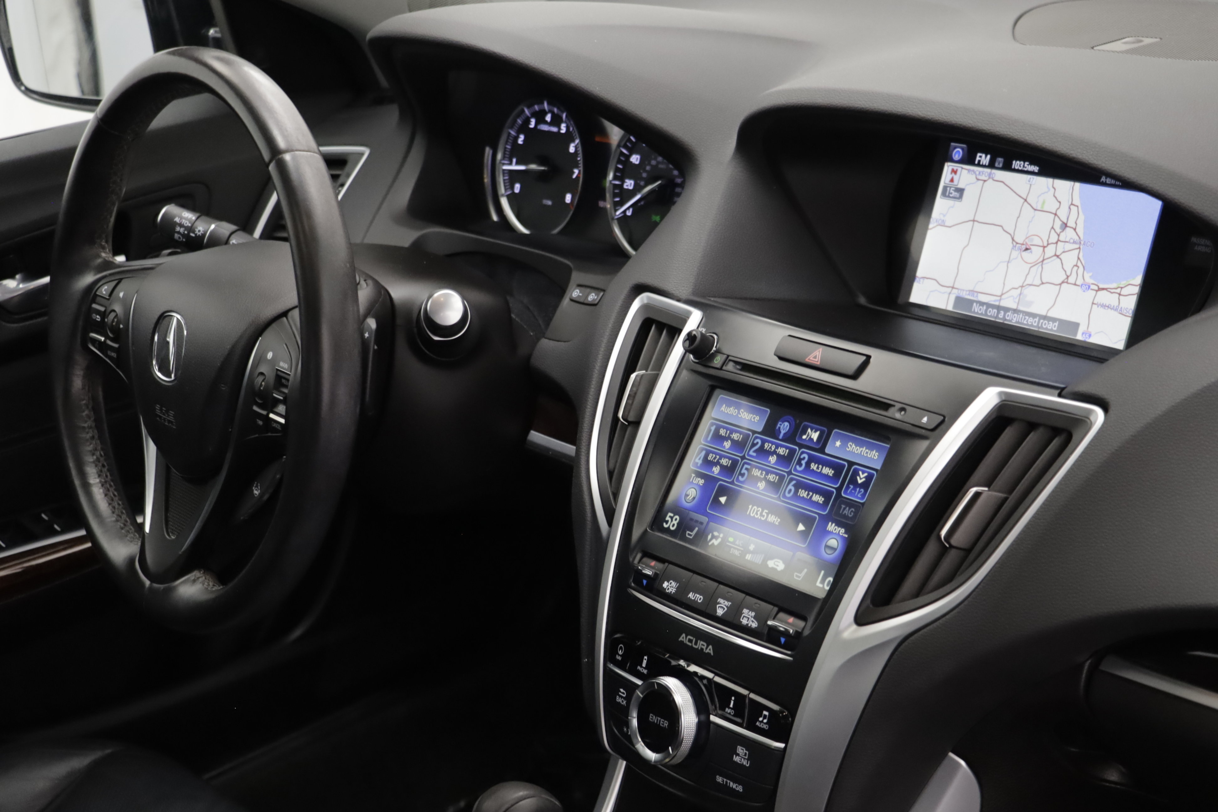 Used 2016 Acura TLX w/ Technology Package FWD image 15