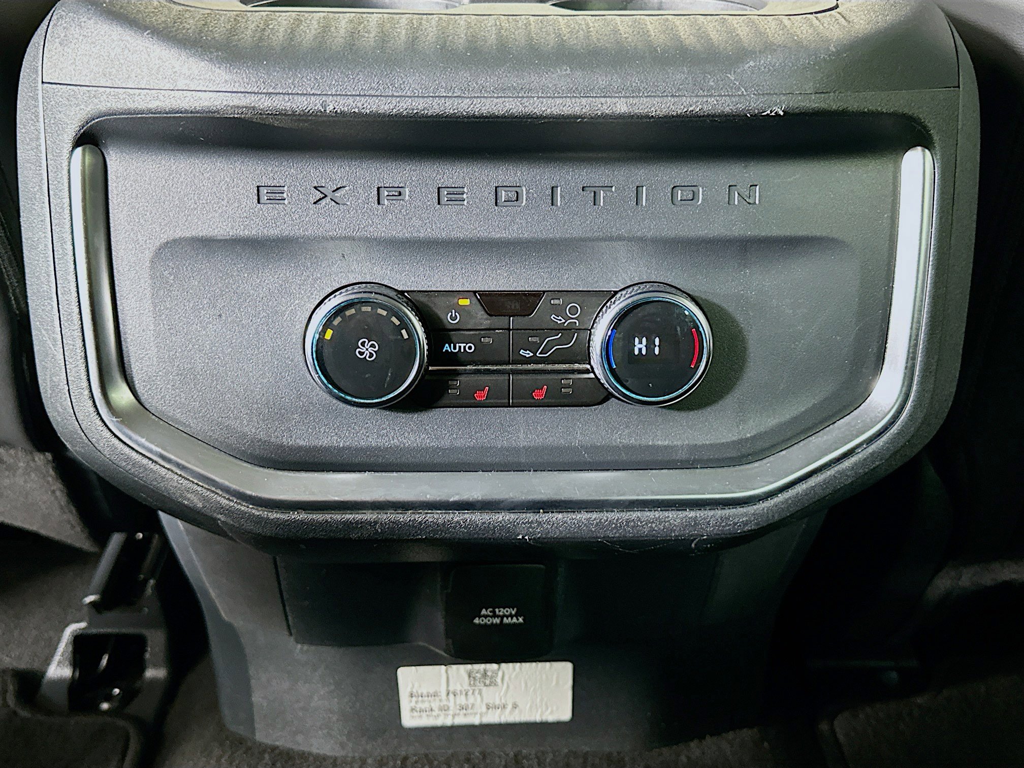 Used 2025 Ford Expedition Platinum image 28