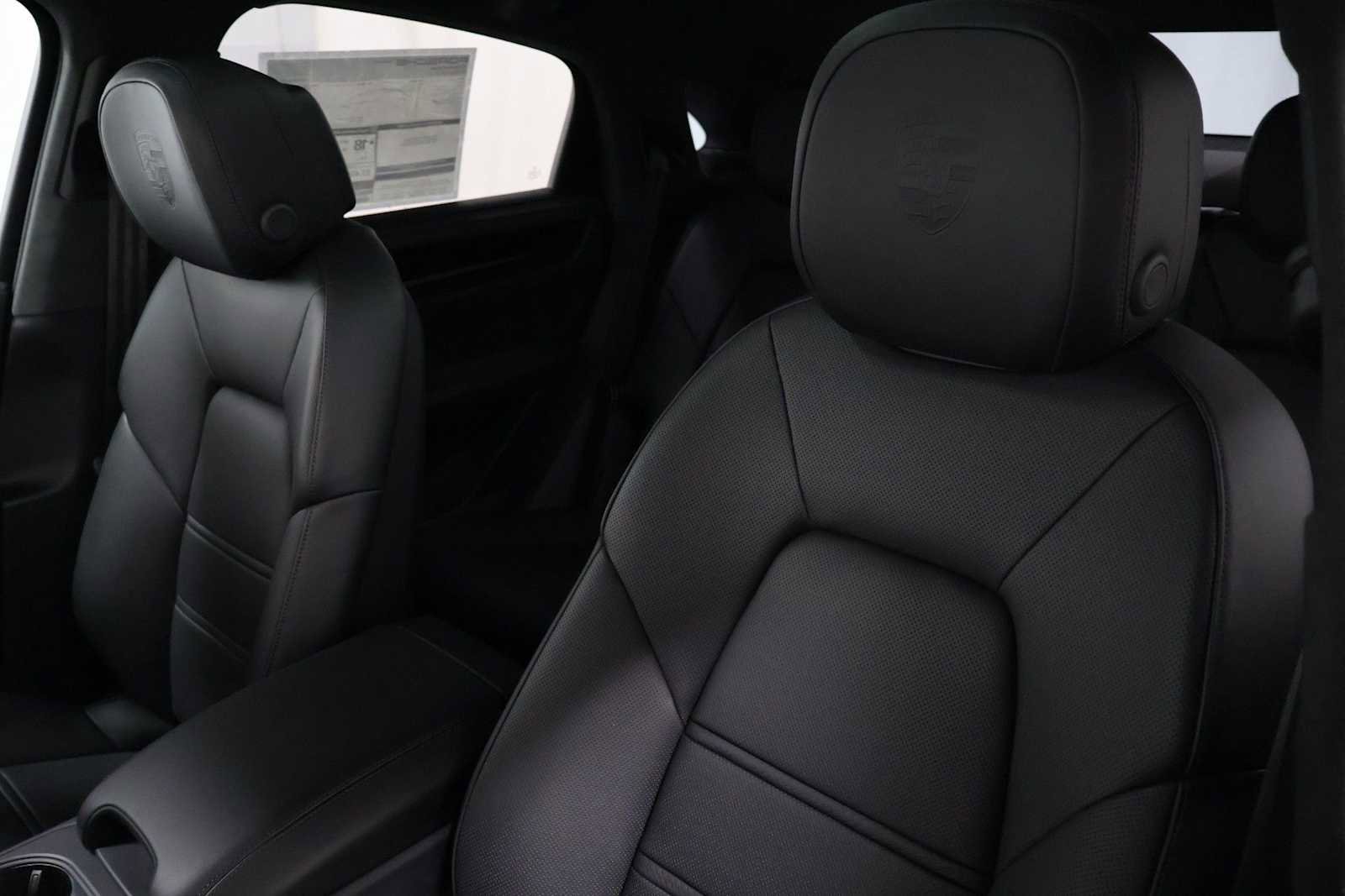 New 2026 Porsche Cayenne GTS AWD/4WD image 19