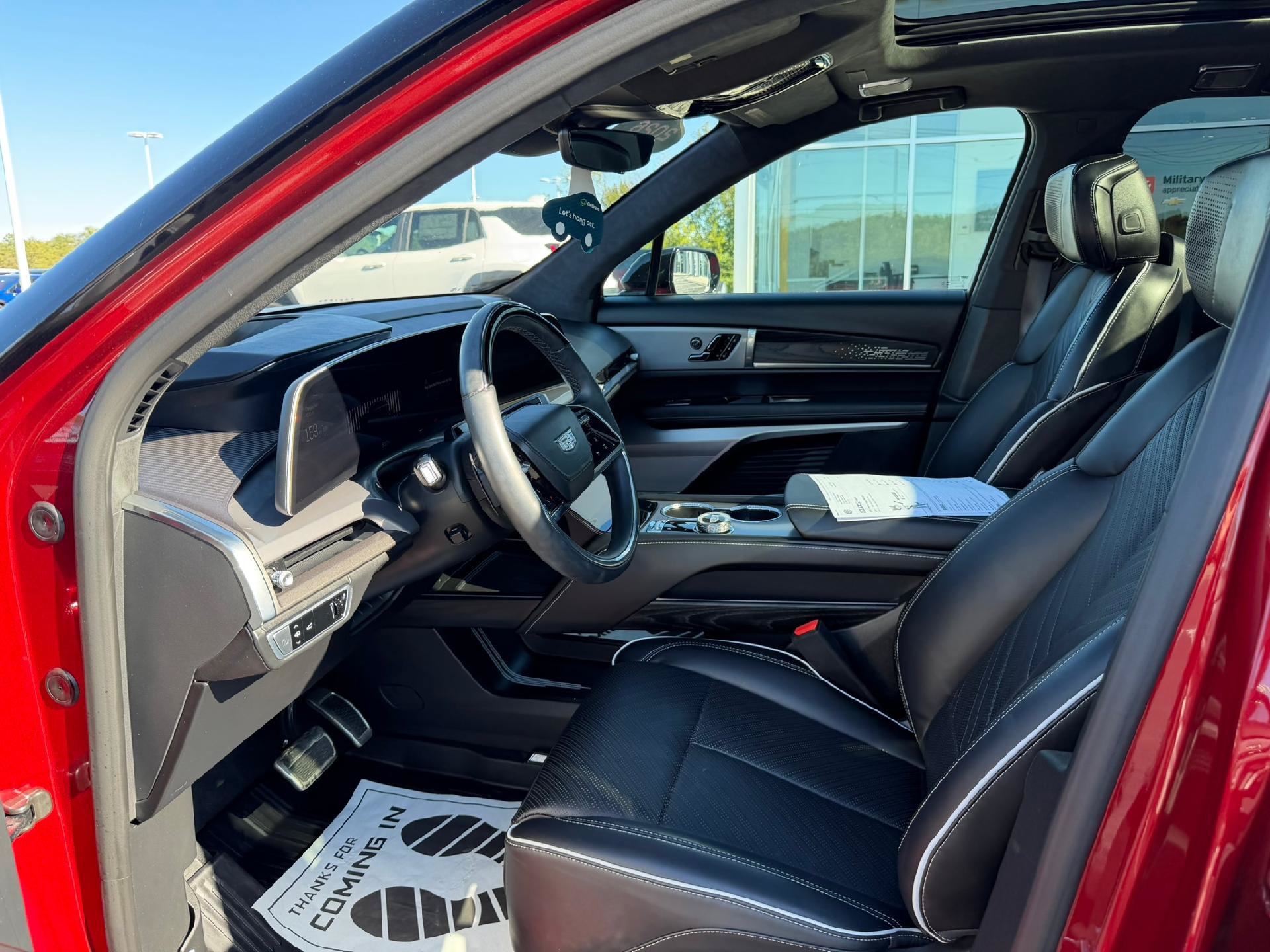 Certified 2026 Cadillac Vistiq Platinum w/ LPO, Floor Liner Package AWD/4WD image 17