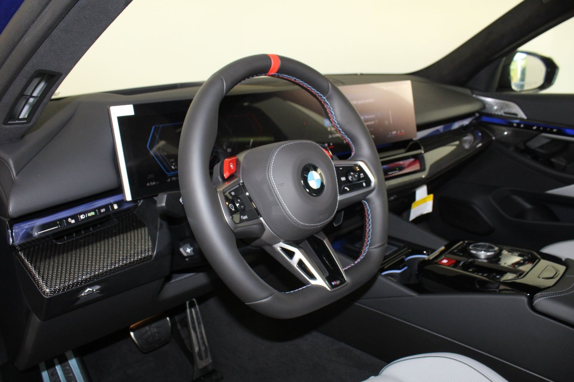 New 2026 BMW M5 w/ Carbon Package image 4