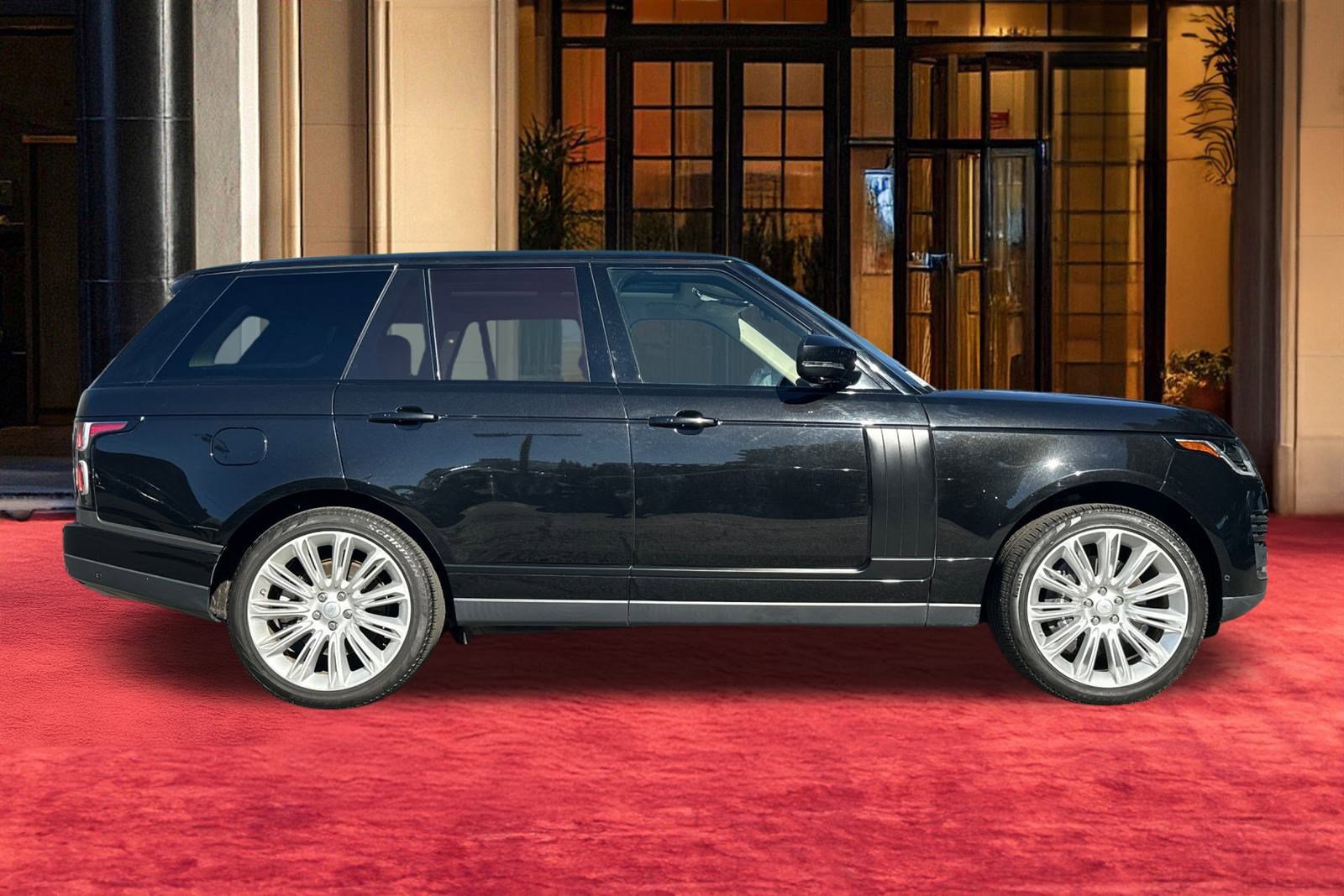 Used 2020 Land Rover Range Rover HSE image 9