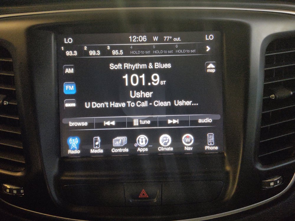 Used 2015 Chrysler 200 Limited w/ Convenience Group FWD image 25