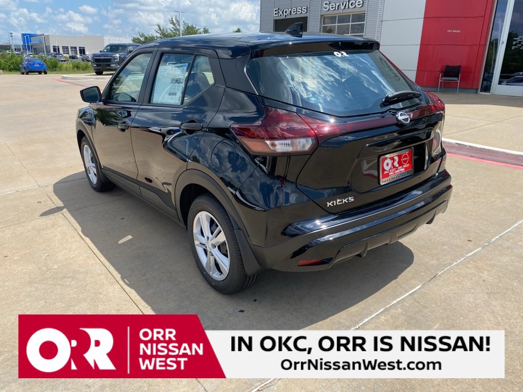 New 2025 Nissan Kicks Play S image 3