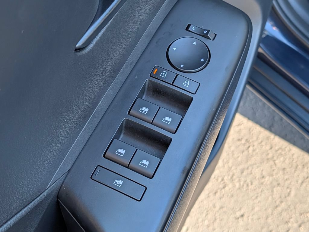Certified 2025 Hyundai Kona SEL FWD image 18