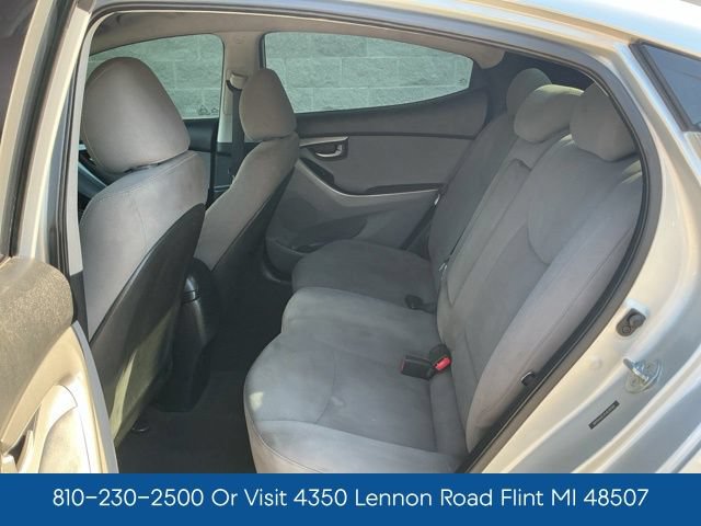 Used 2015 Hyundai Elantra SE FWD image 24
