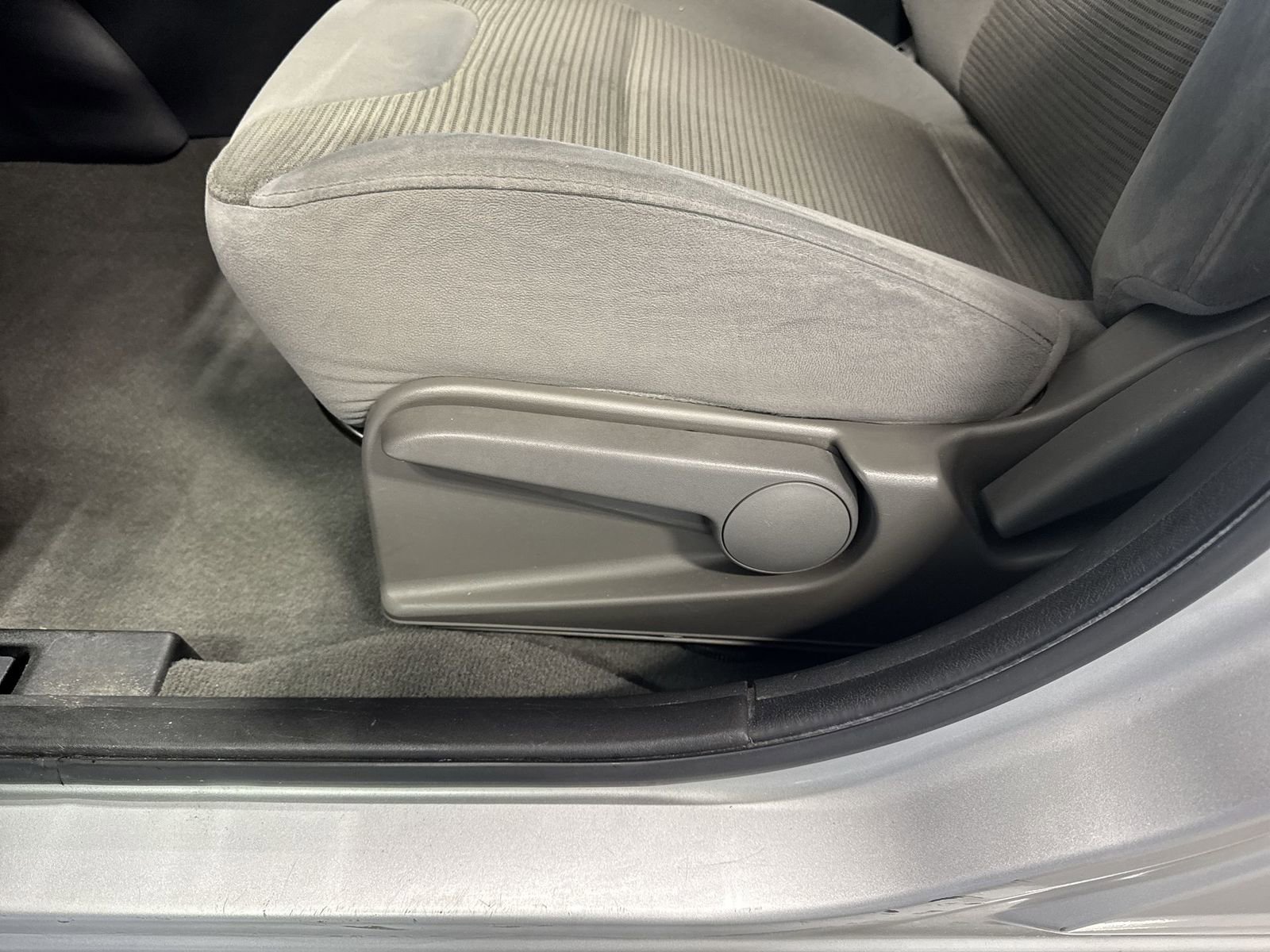 Used 2011 Nissan Sentra 2.0 SR FWD image 24