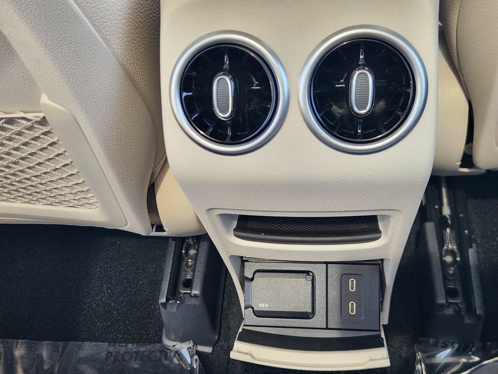 New 2026 Mercedes-Benz GLB 250 4MATIC image 13