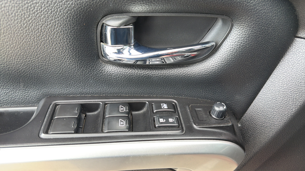 Used 2019 Nissan Titan SV w/ SV Convenience Package AWD/4WD image 21