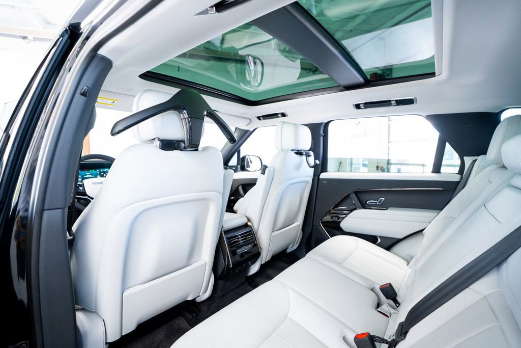 Used 2023 Land Rover Range Rover Sport SE image 50