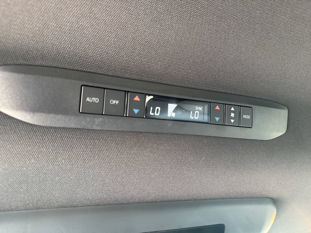 Used 2026 Toyota Sienna XSE AWD/4WD image 40