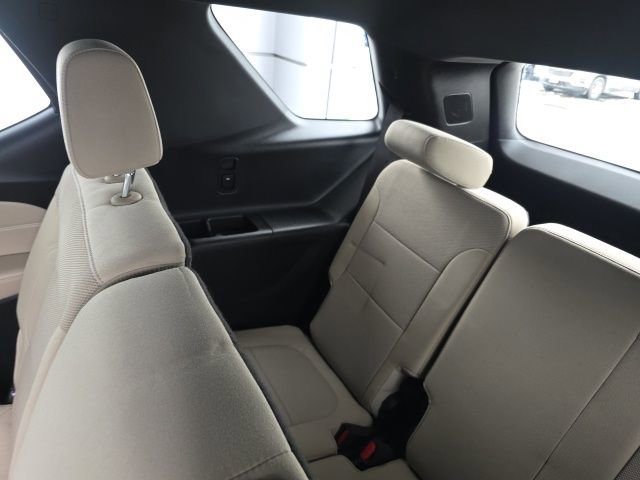 Used 2023 Chevrolet Traverse LS image 17