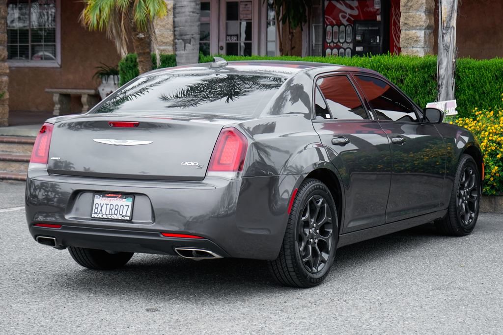 Used 2019 Chrysler 300 S image 9