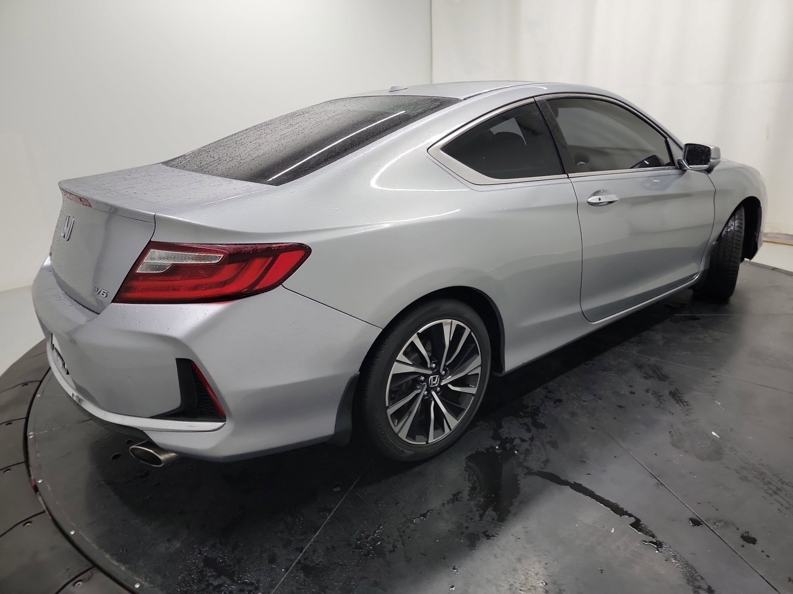 Used 2017 Honda Accord EX-L image 9