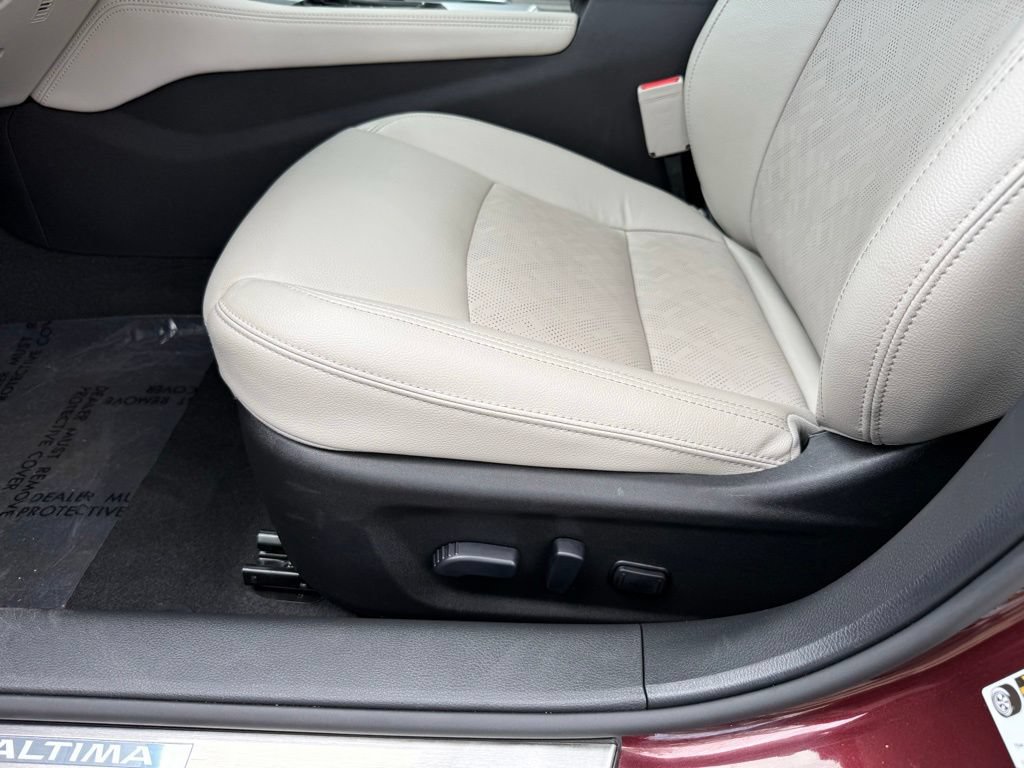 Used 2024 Nissan Altima 2.5 SL AWD/4WD image 16