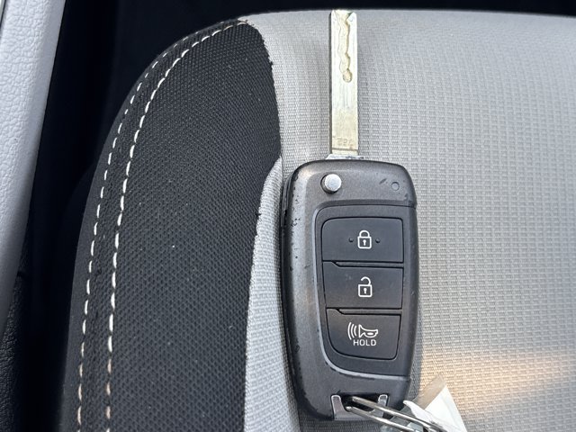 Used 2021 Hyundai Venue SEL FWD image 35