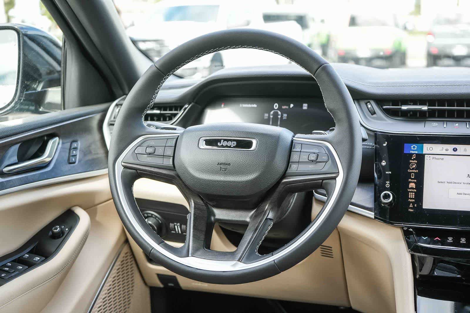 New 2026 Jeep Grand Cherokee L Limited w/ Luxury Tech Group II AWD/4WD image 17