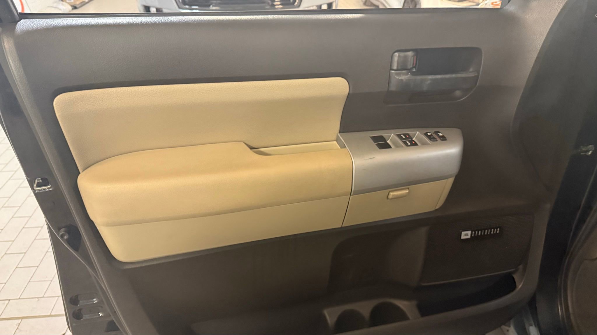 Used 2008 Toyota Sequoia SR5 image 21