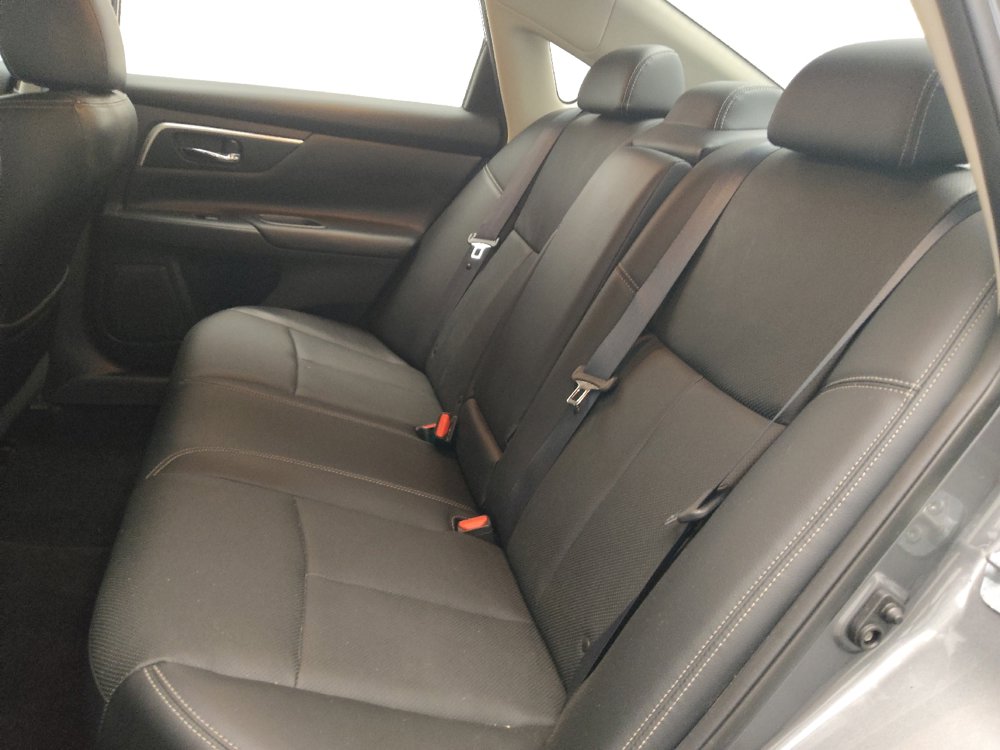 Used 2016 Nissan Altima 2.5 SL w/ Moonroof Package FWD image 18