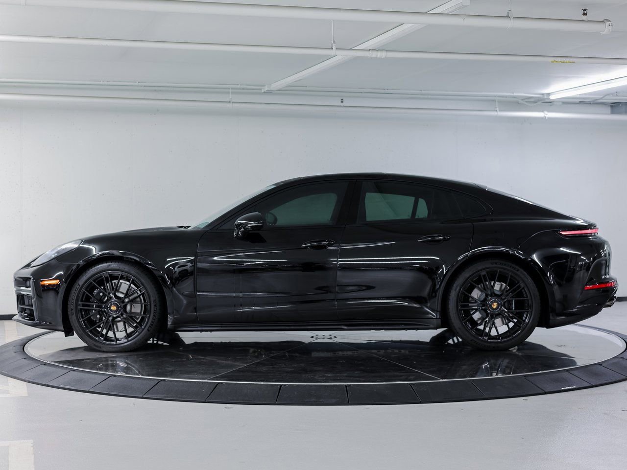 New 2026 Porsche Panamera GTS image 2