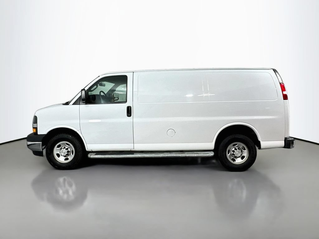 Used 2018 Chevrolet Express 2500 w/ Driver Convenience Package RWD image 9
