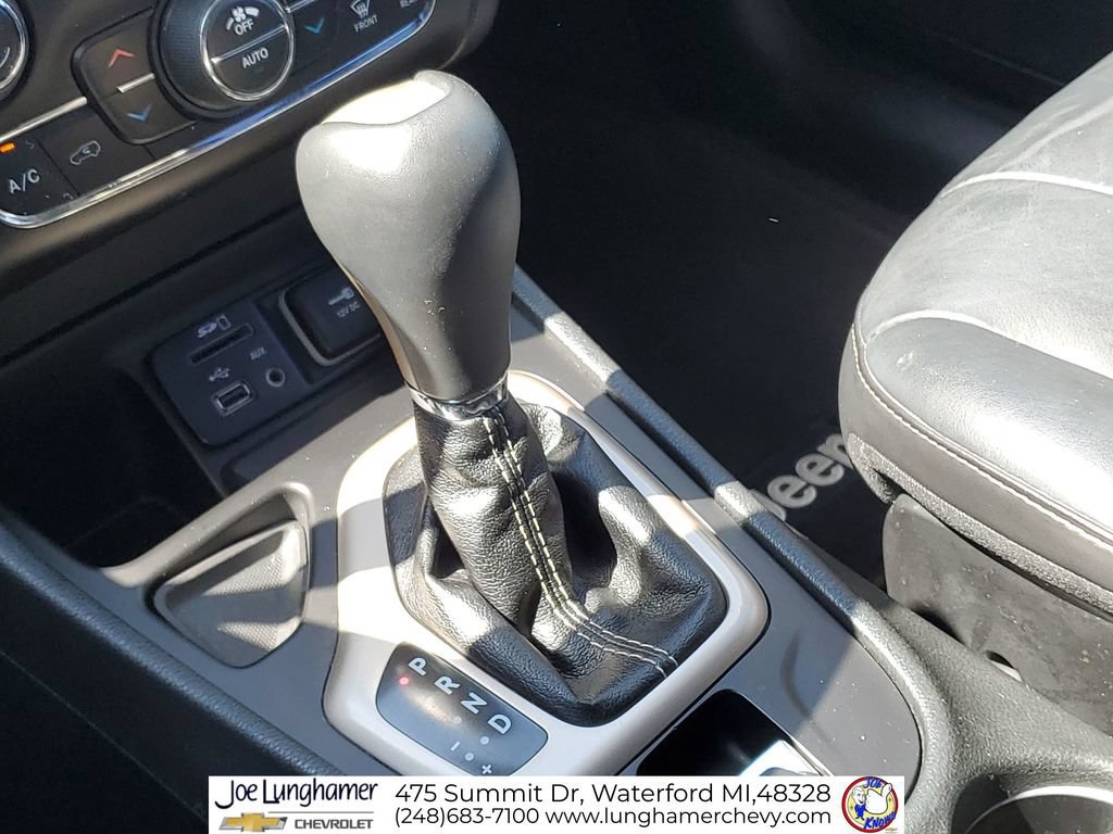 Used 2015 Jeep Cherokee Limited FWD image 17