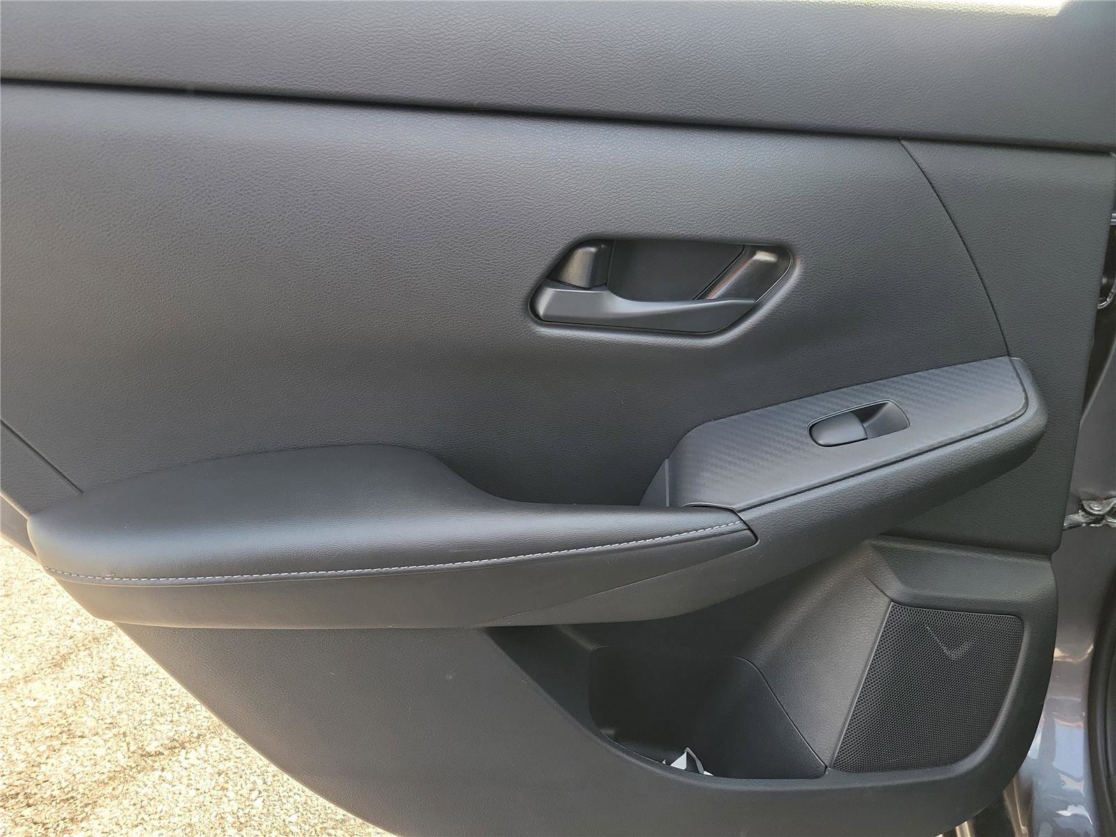 Used 2024 Nissan Sentra SV FWD image 14