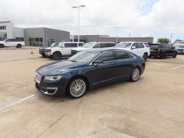 Used 2017 Lincoln MKZ Reserve w/ Technology Package FWD image 2