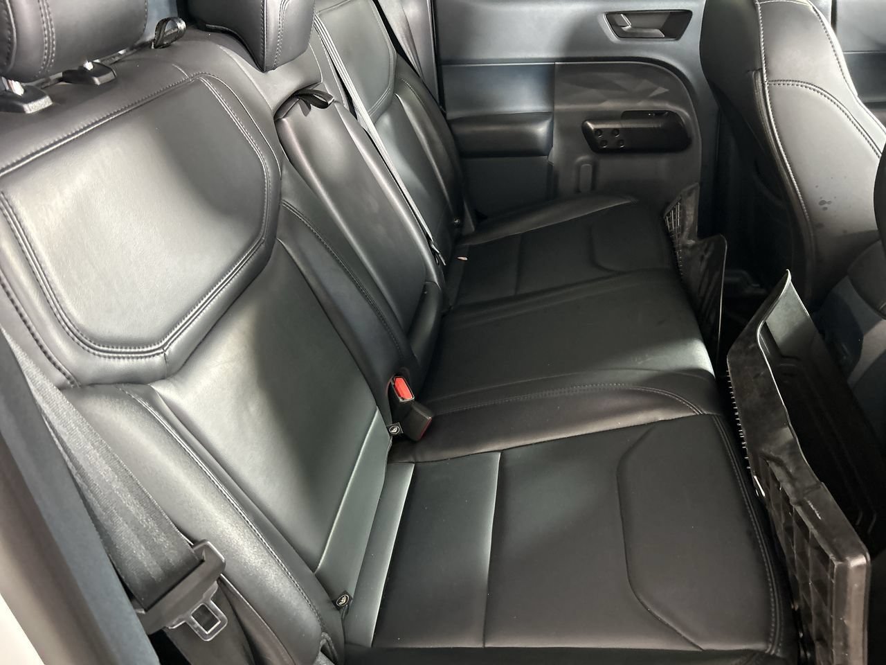 Used 2024 Ford Maverick Lariat w/ Black Appearance Package FWD image 25