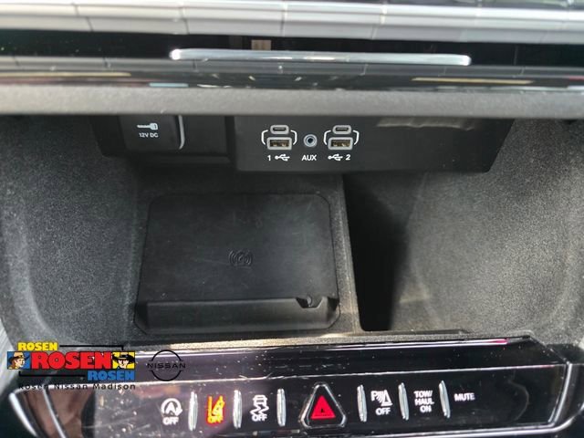 Used 2023 Jeep Wagoneer Series III w/ Preferred Equipment Group AWD/4WD image 20
