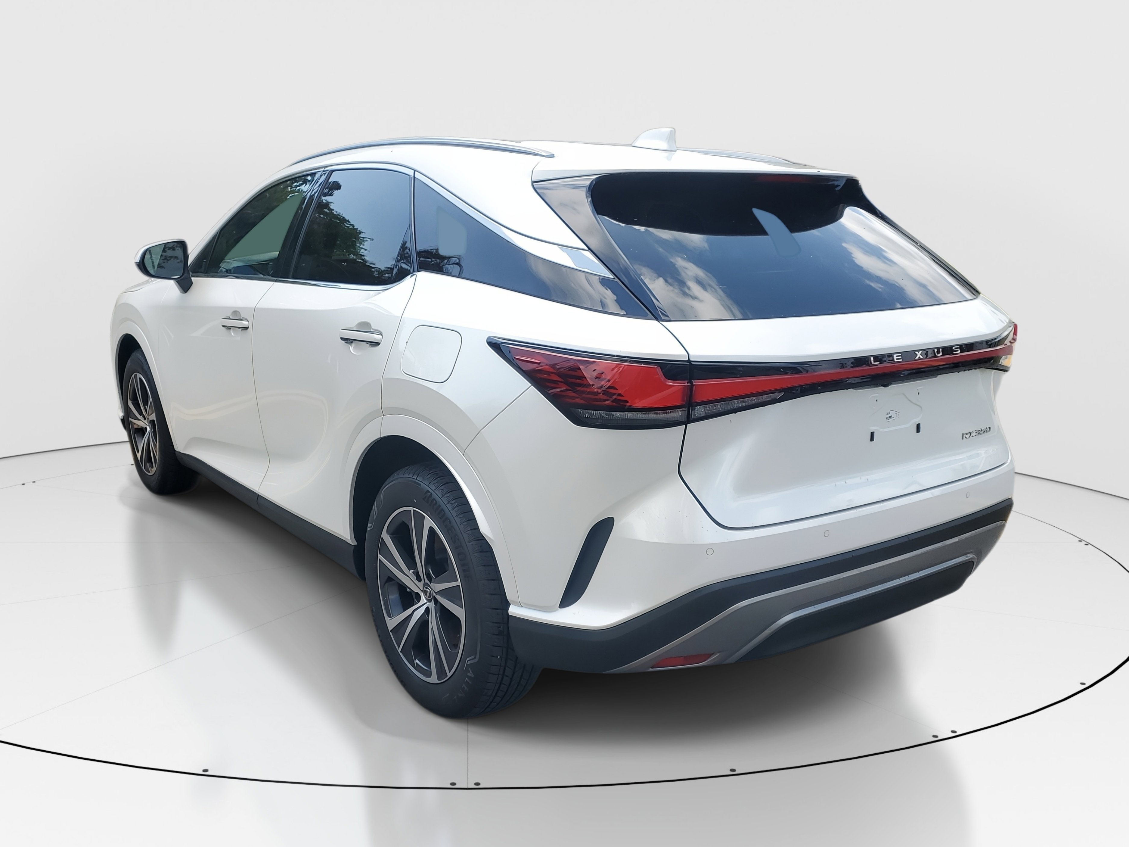 Used 2023 Lexus RX 350 Premium w/ Cold Area Package FWD image 5