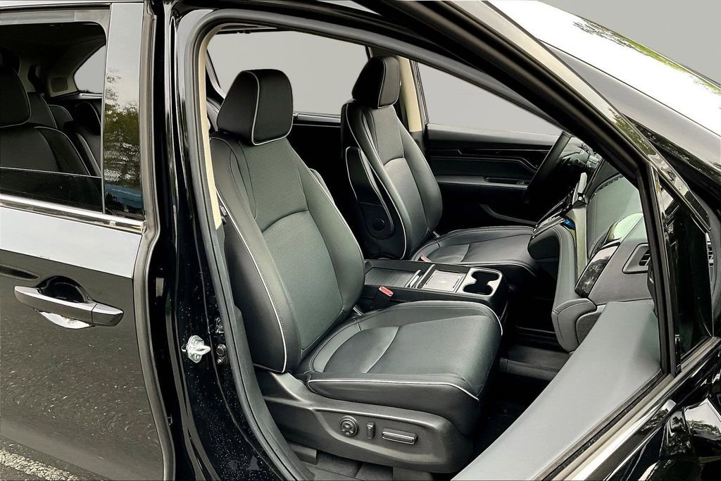 Used 2025 Honda Odyssey Elite image 23