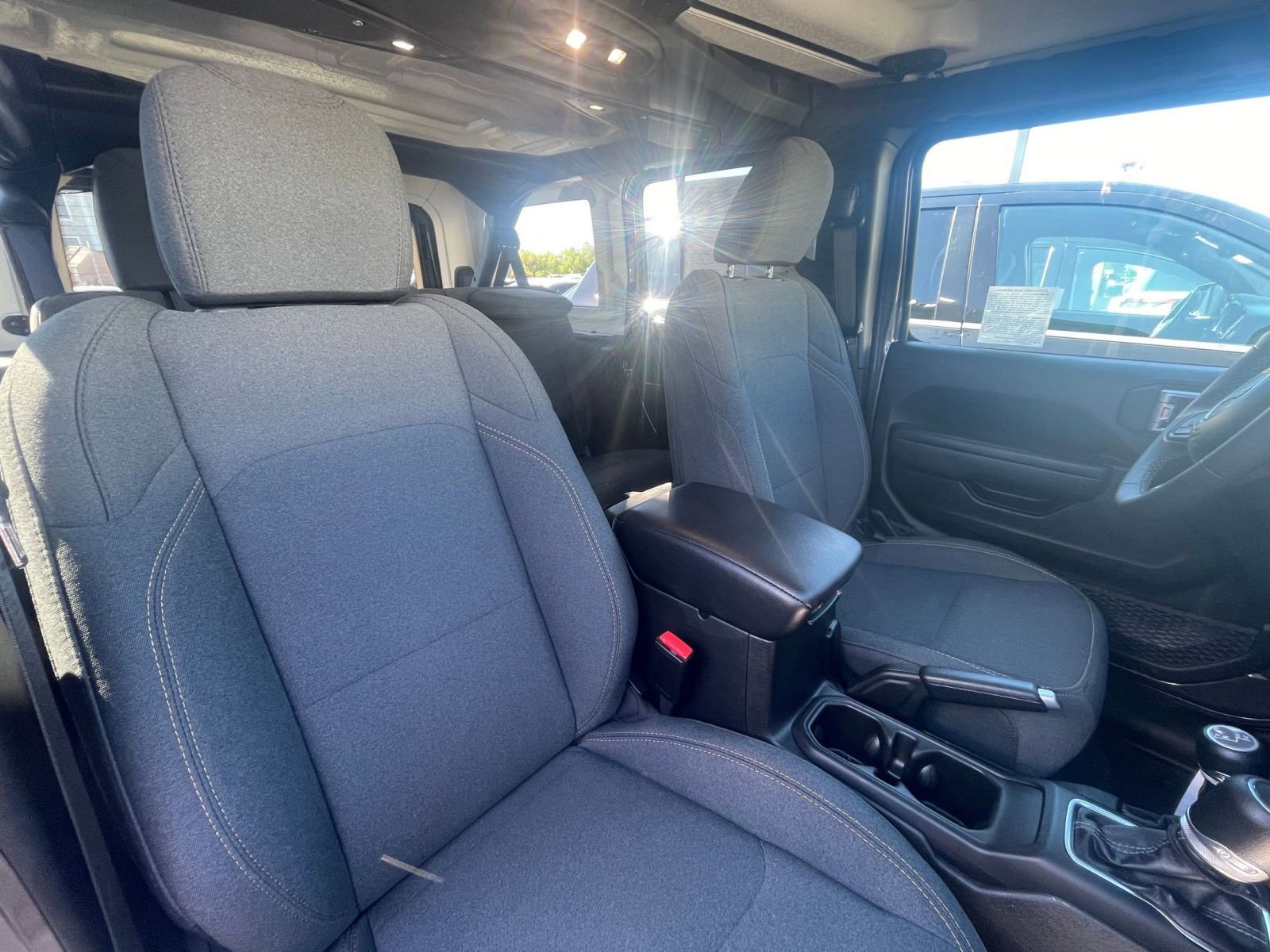 Used 2025 Jeep Wrangler Sport S AWD/4WD image 36