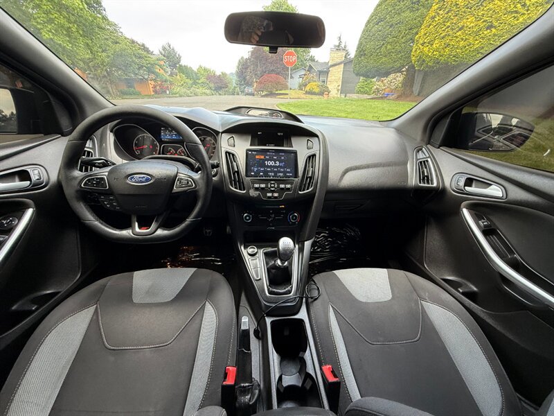 Used 2017 Ford Focus ST FWD image 16