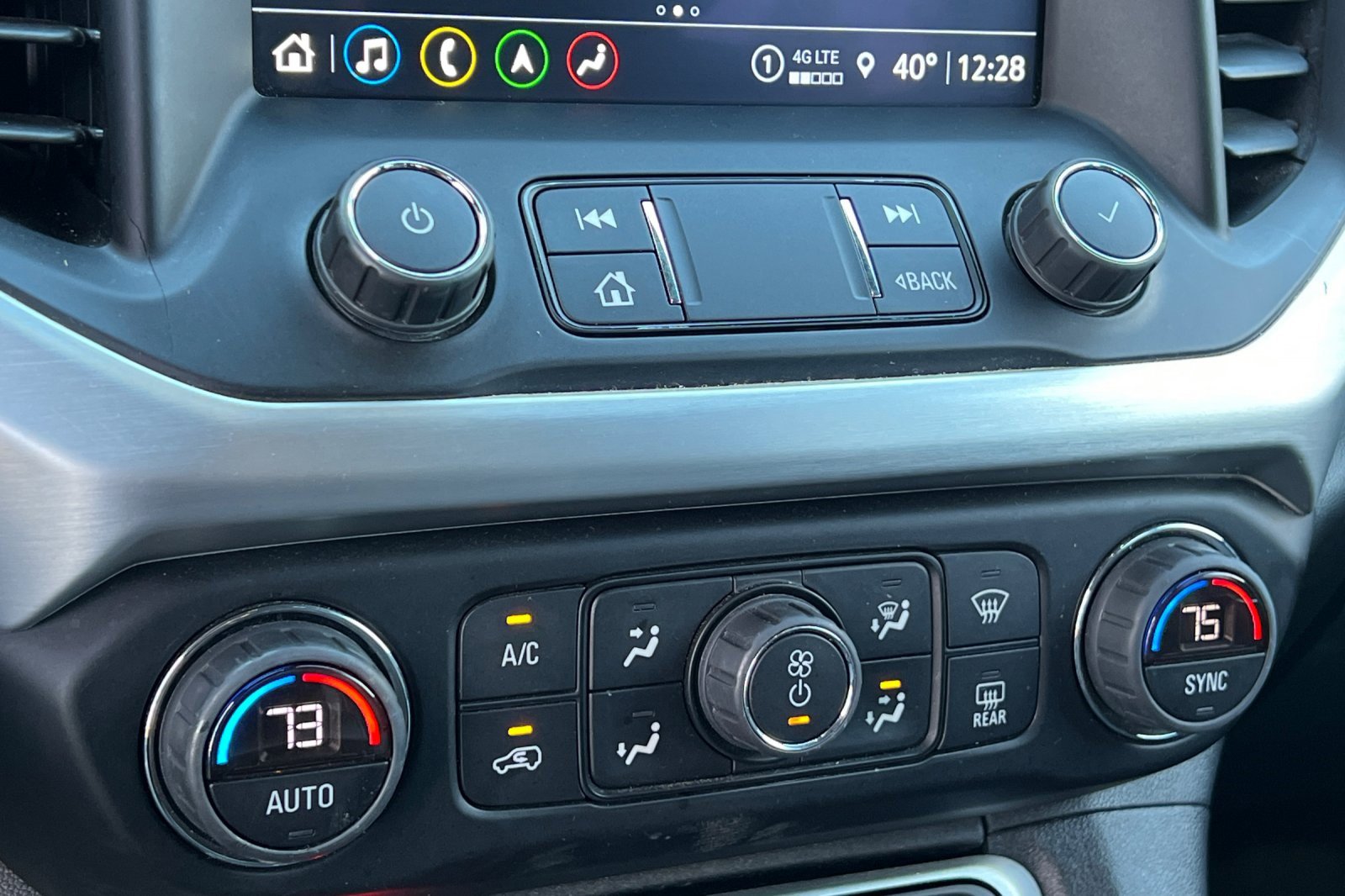 Used 2023 GMC Acadia SLT image 28