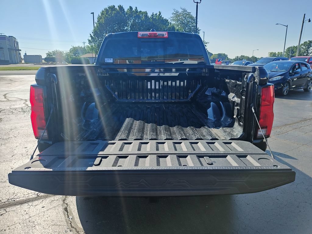 Used 2023 Chevrolet Colorado Z71 w/ Z71 Convenience Package 2 AWD/4WD image 9
