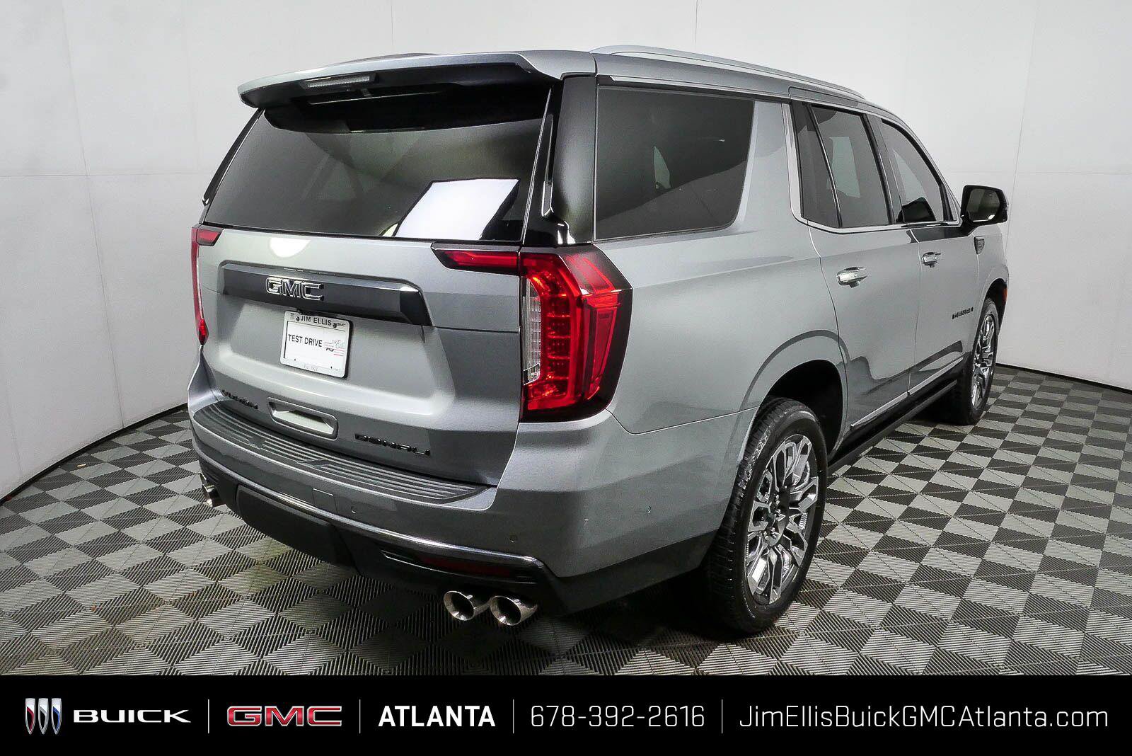 Certified 2023 GMC Yukon Denali Ultimate w/ LPO, Floor Liner Package AWD/4WD image 3