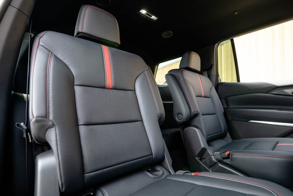 New 2026 Chevrolet Traverse RS w/ LPO, Floor Liner Package AWD/4WD image 34