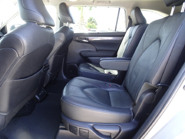Used 2020 Toyota Highlander Platinum AWD/4WD image 10