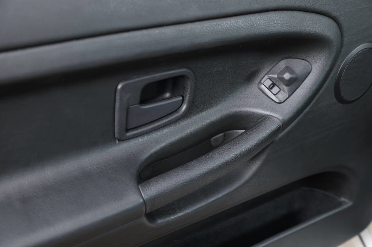 Used 1995 BMW M3 Coupe image 31