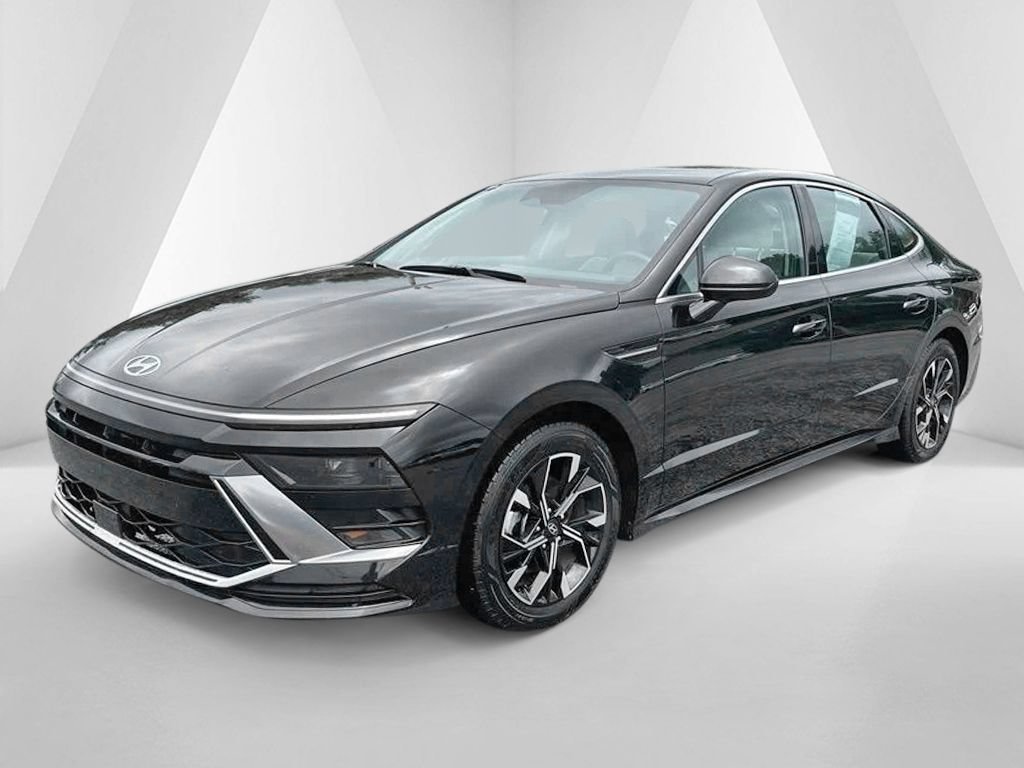 Used 2025 Hyundai Sonata SEL FWD image 3