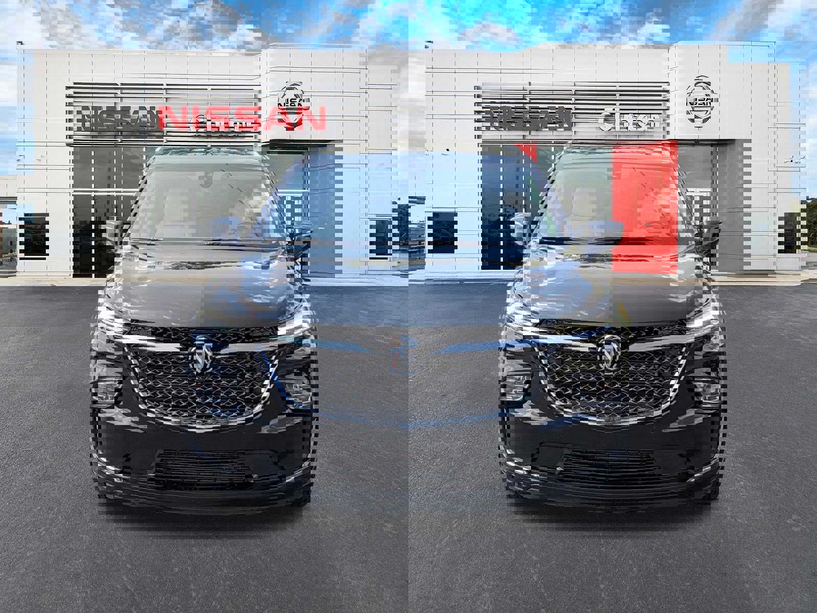 Used 2023 Buick Enclave Avenir w/ Avenir Technology Package image 8