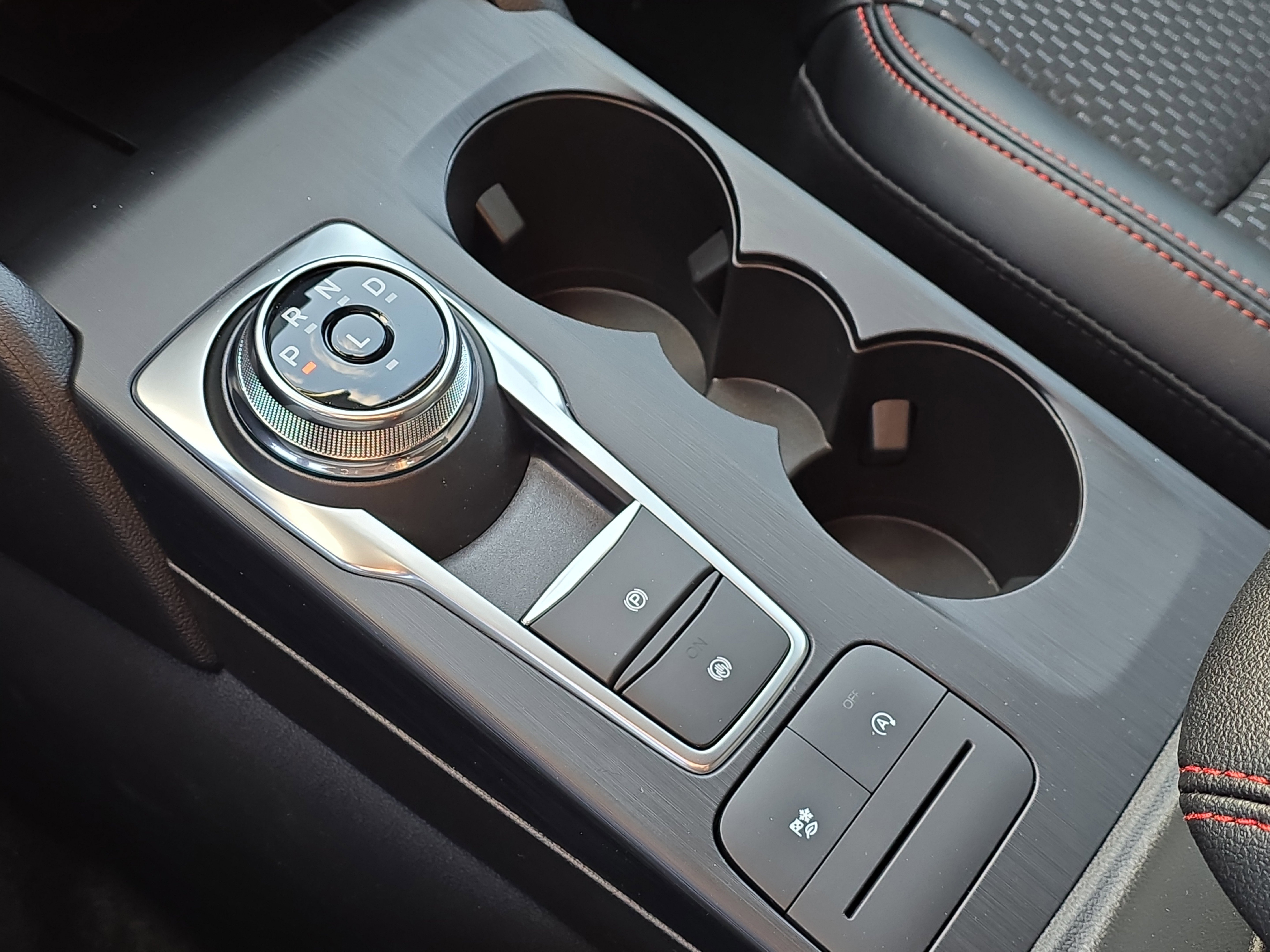 New 2025 Ford Escape ST-Line w/ Cold Weather Package image 30