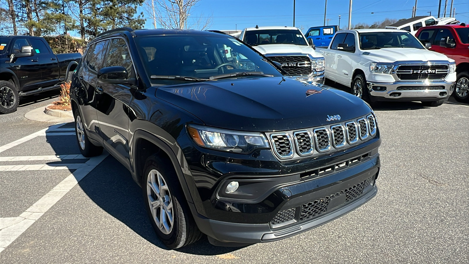 Used 2024 Jeep Compass Latitude image 5