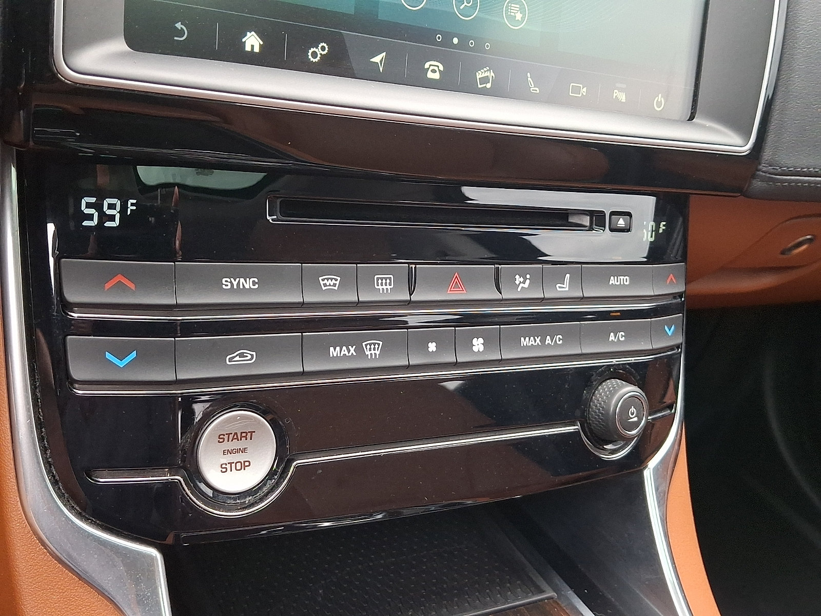 Used 2018 Jaguar XE Portfolio AWD/4WD image 14
