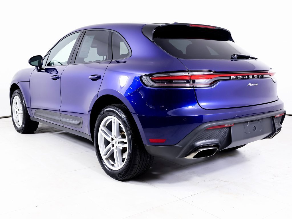 Used 2025 Porsche Macan image 3