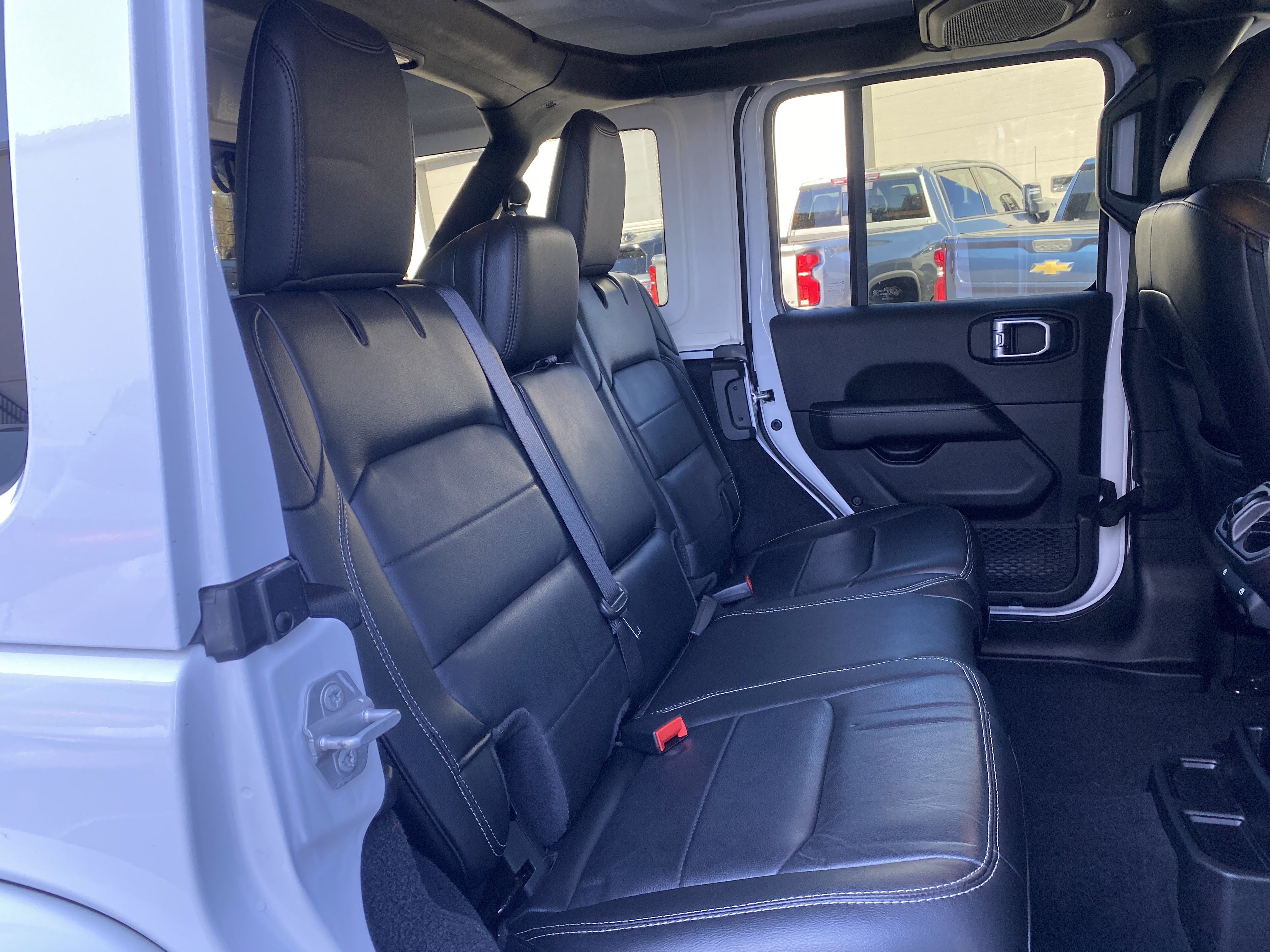 Used 2021 Jeep Wrangler Unlimited Sahara image 33