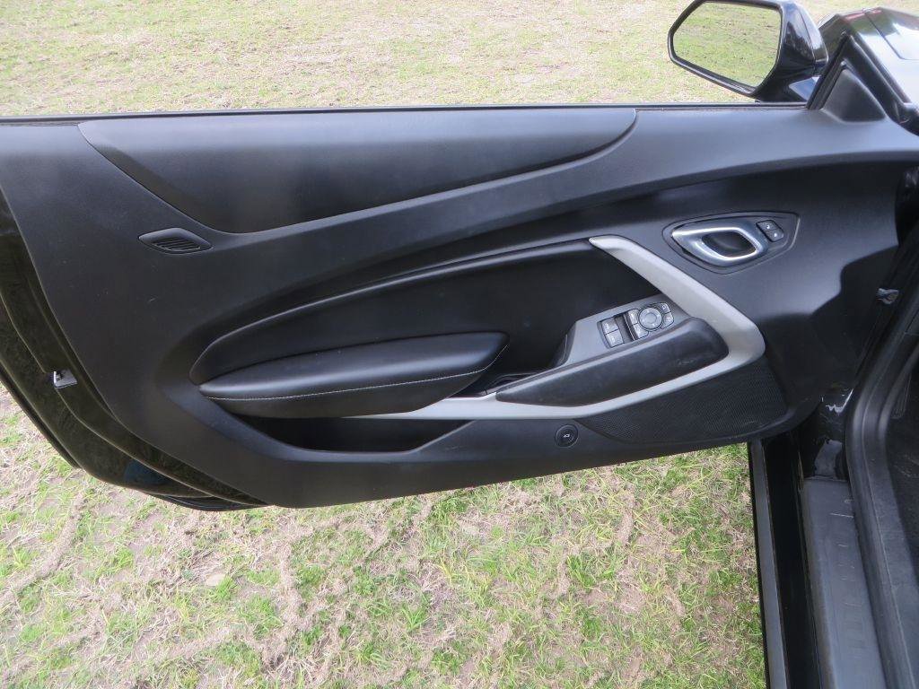 Used 2018 Chevrolet Camaro LT image 15